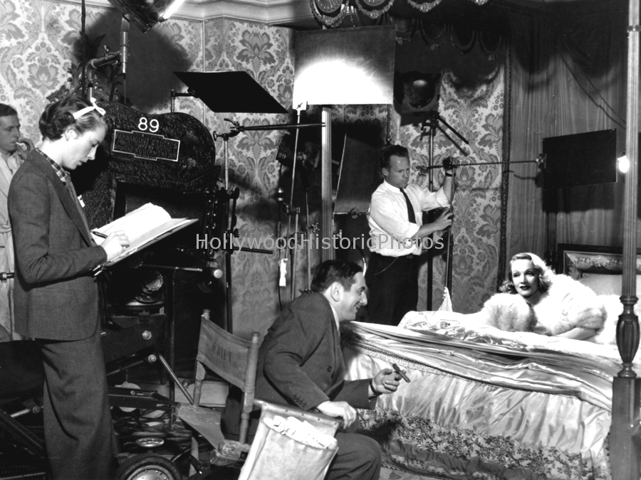Marlene Dietrich 1937 Angel with director Ernst Lubitsch.jpg